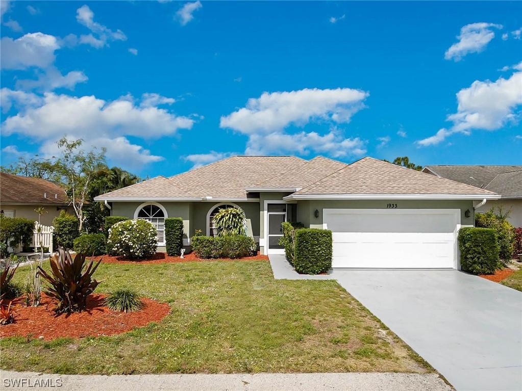 1933 Piccadilly Cir., Naples, FL 34112