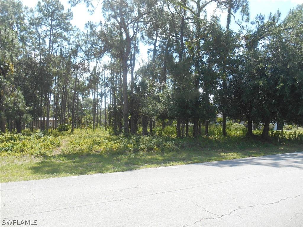 302 Robert Ave., Lehigh Acres, FL 33936