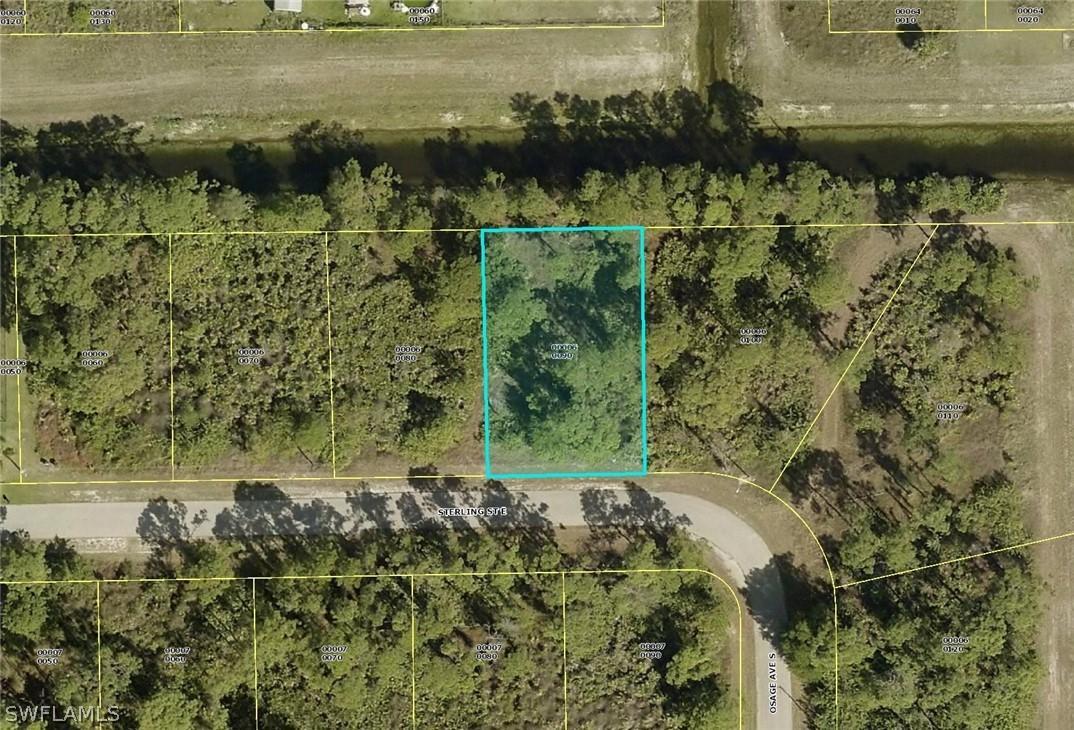 941 Sterling St., Lehigh Acres, FL 33974