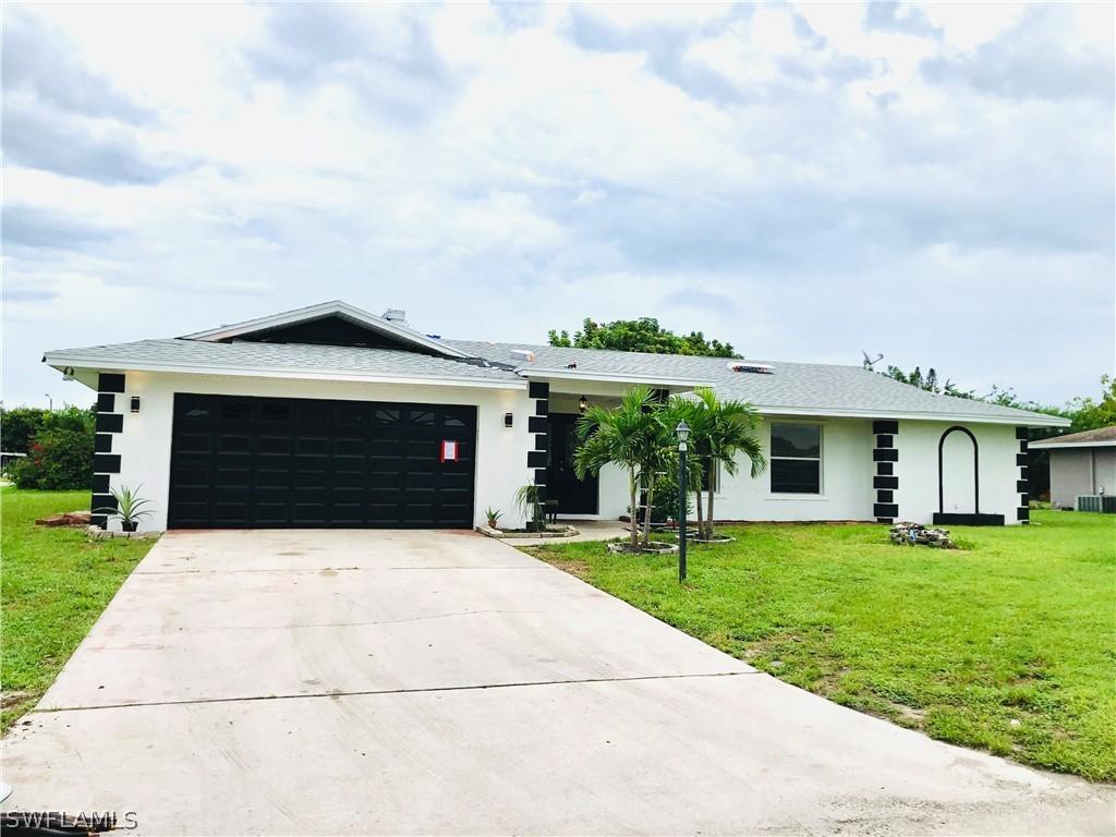 111 Airview Ave., Lehigh Acres, FL 33936