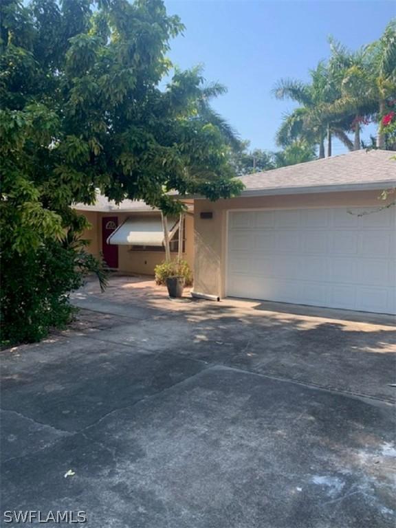 2158 Maravilla Ln., Fort Myers, FL 33901