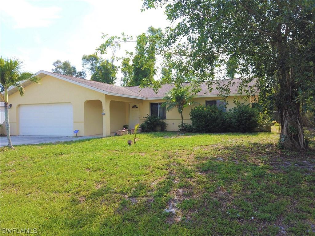 18041 Laurel Valley Rd., Fort Myers, FL 33967