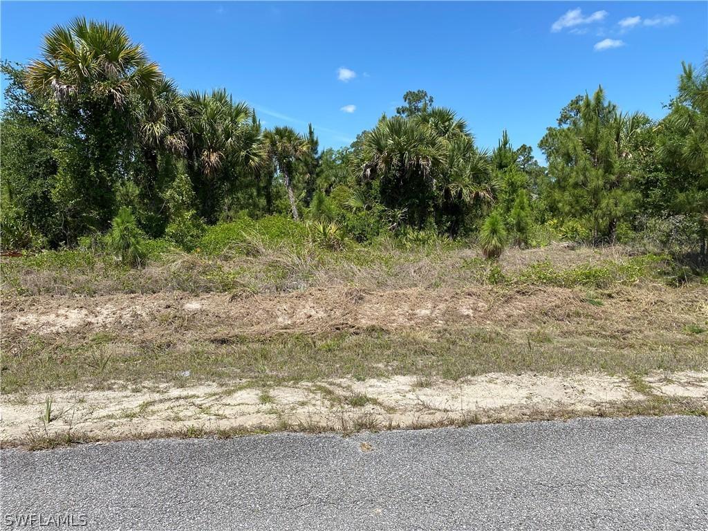 813 Edison Ave., Lehigh Acres, FL 33972