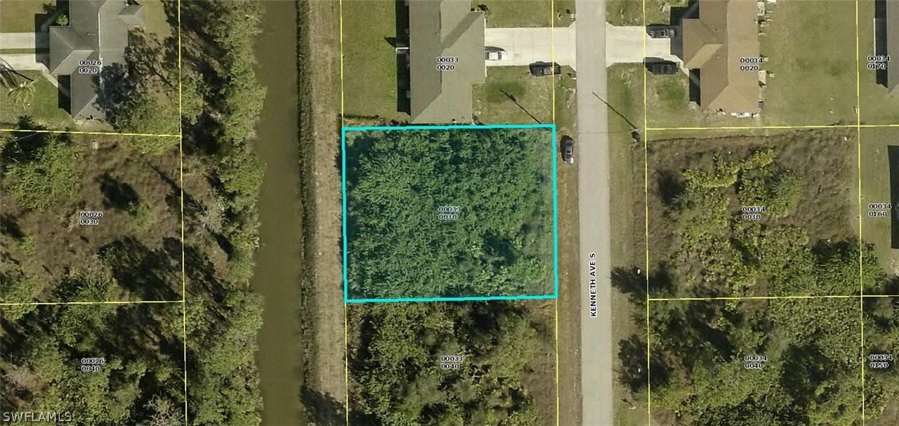 2208 Kenneth Ave., Lehigh Acres, FL 33973