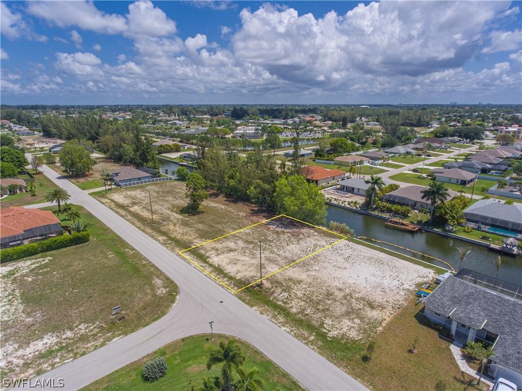 2213 SW 17th Pl., Cape Coral, FL 33991