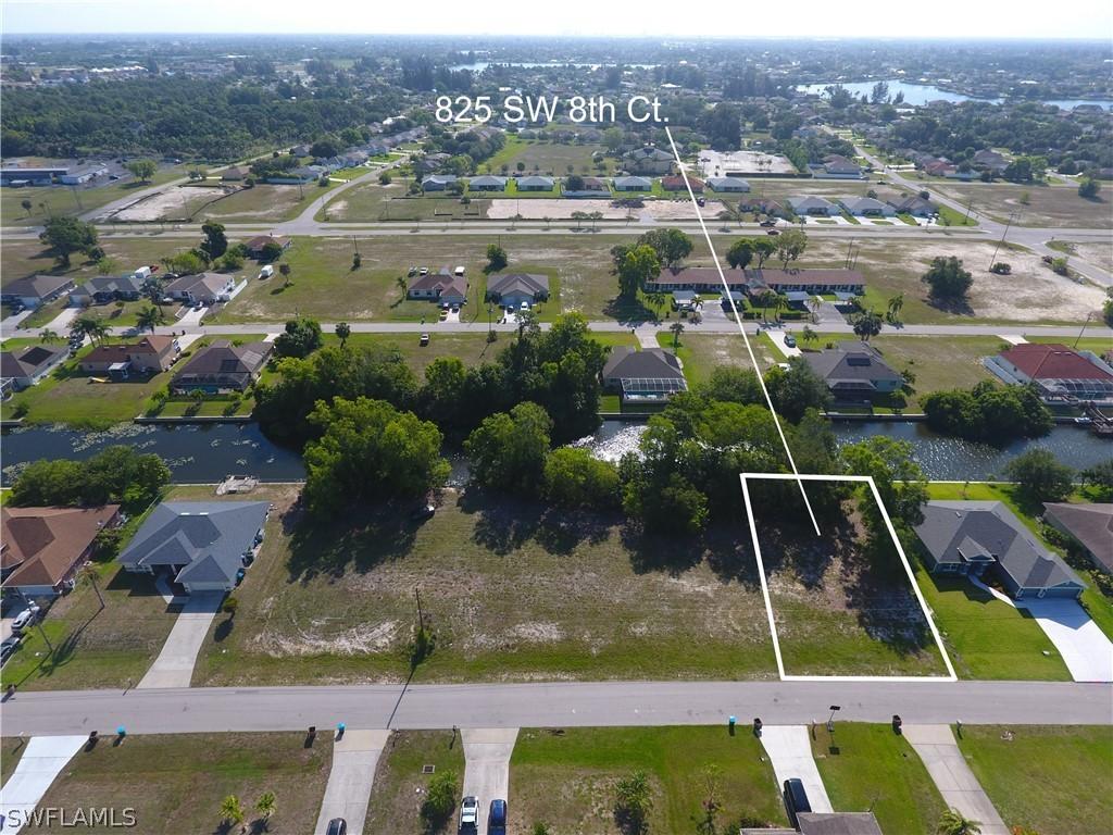 825 SW 8th Ct., Cape Coral, FL 33991