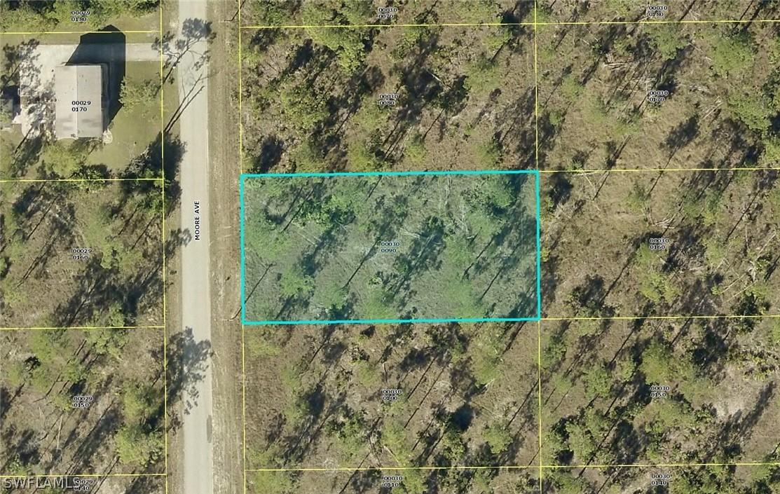 206 Moore Ave., Lehigh Acres, FL 33936