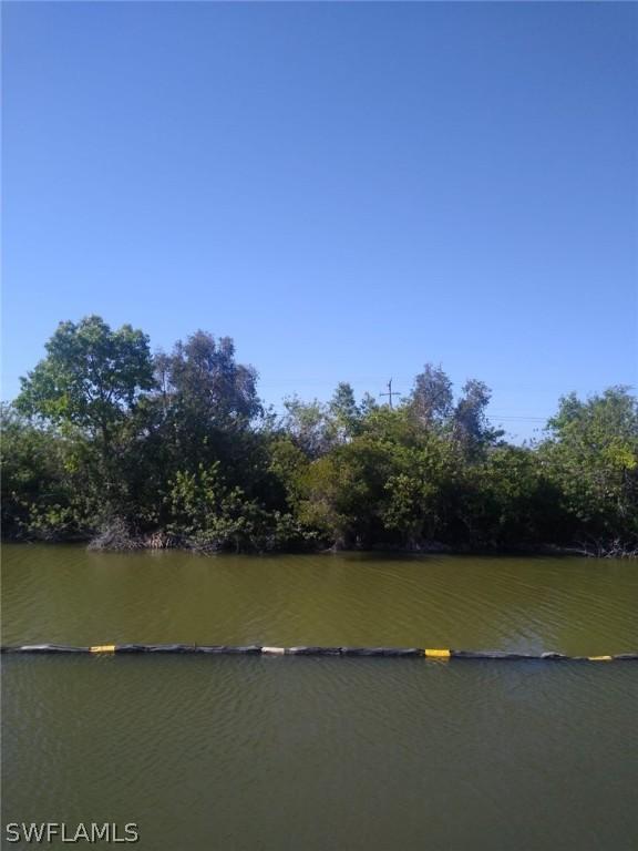 124 NE 15th Ter., Cape Coral, FL 33909