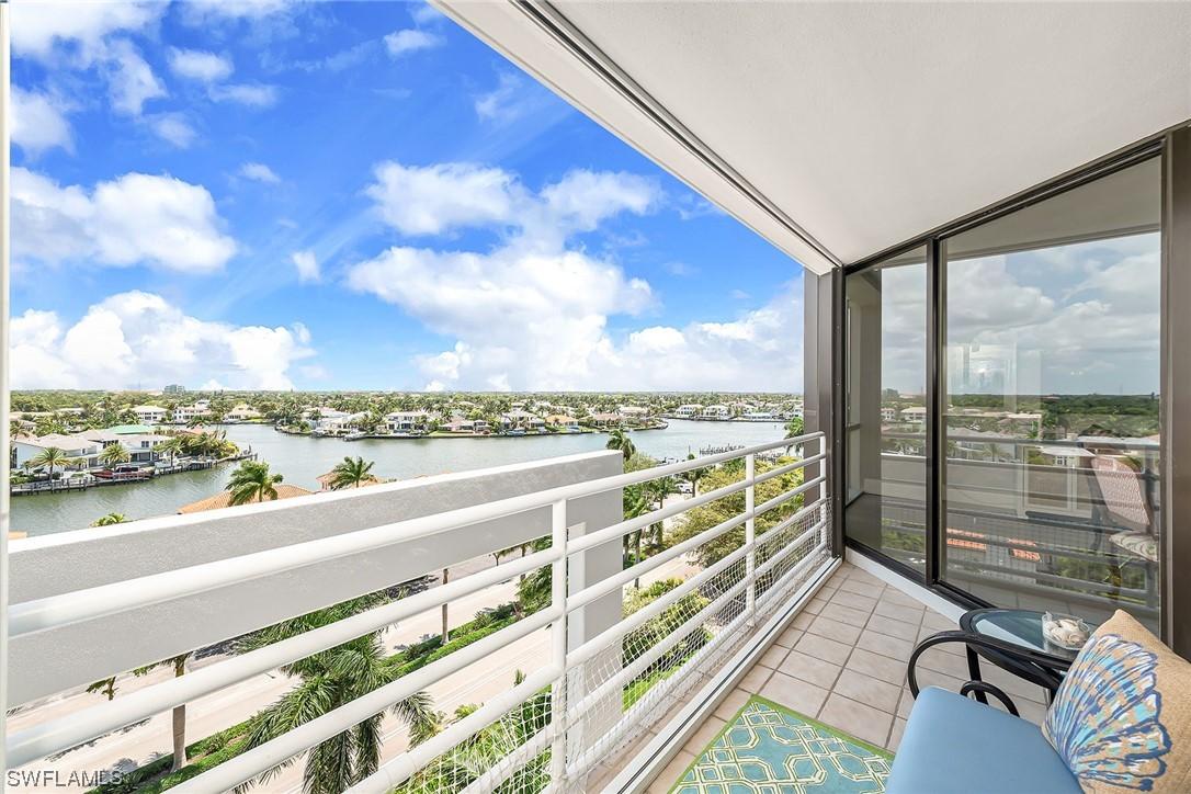 4751 Gulf Shore Blvd. #904, Naples, FL 34103