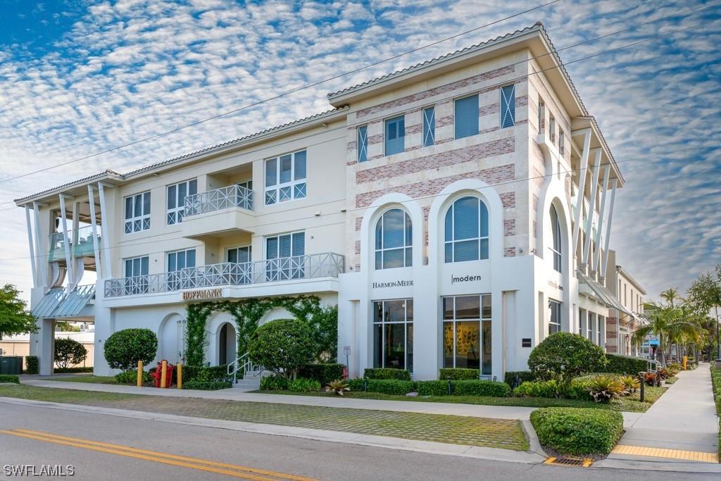 382 12th Ave. #302, Naples, FL 34102