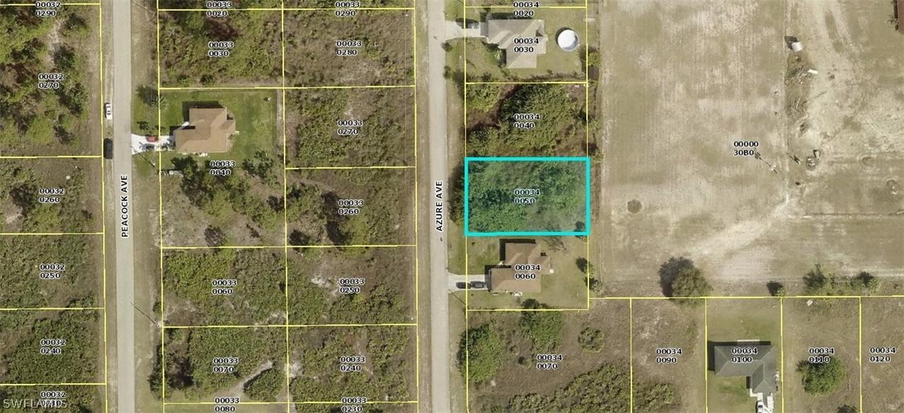 713 Azure Ave., Lehigh Acres, FL 33974