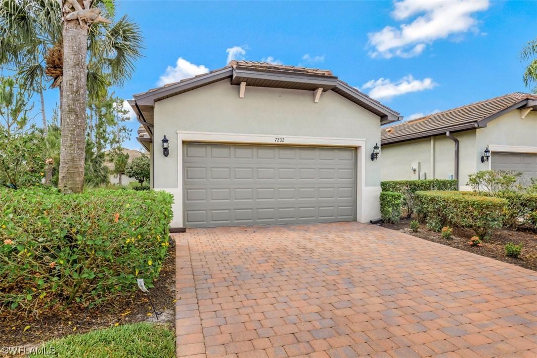 7202 Live Oak Dr., Naples, FL 34114
