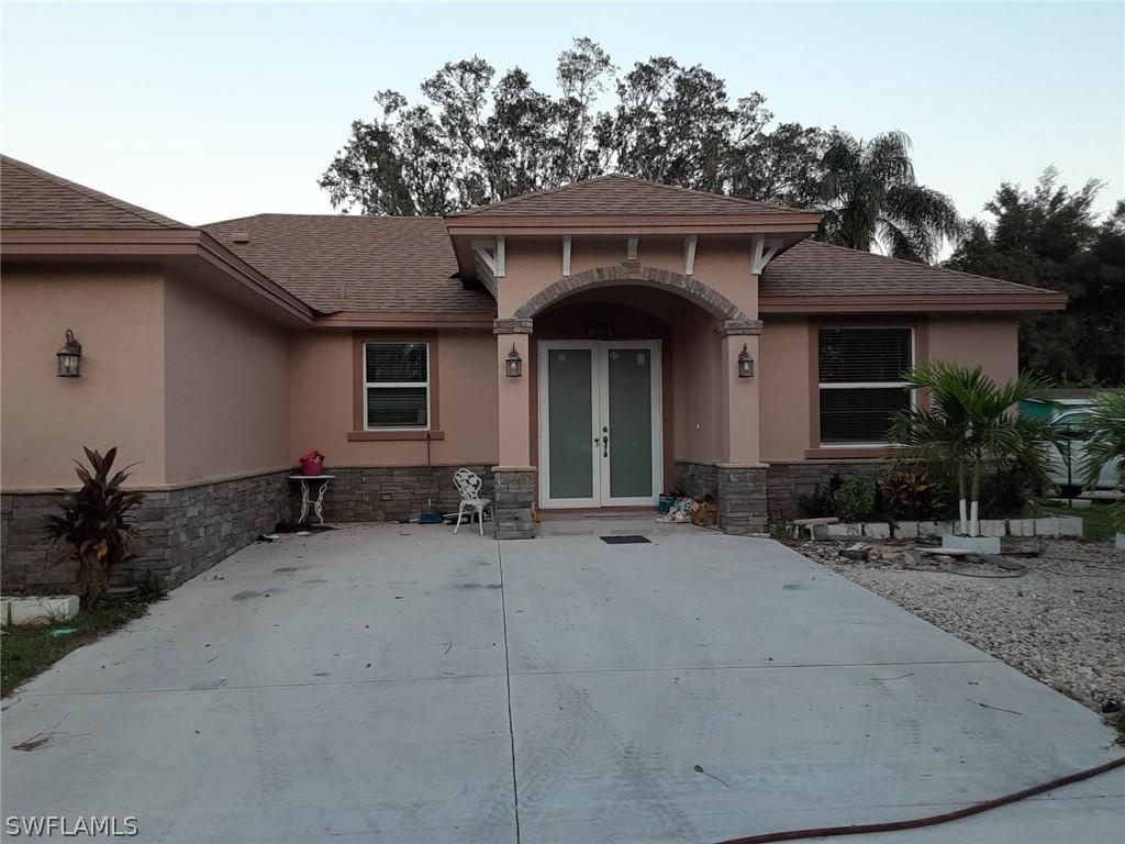 751 Adams Ave., Fort Myers, FL 33905