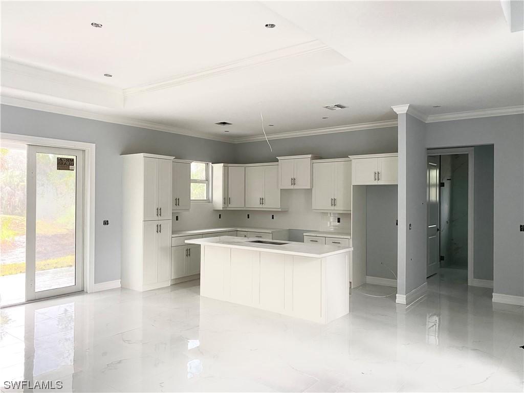 3962 Everglades Blvd., Naples, FL 34117