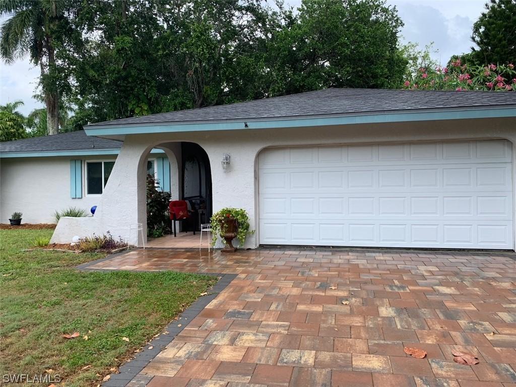 5839 Silvery Ln., Fort Myers, FL 33919
