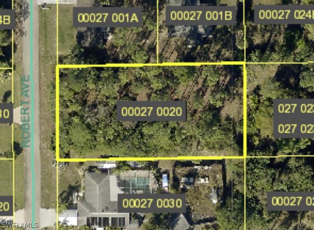 220 Robert Ave., Lehigh Acres, FL 33936