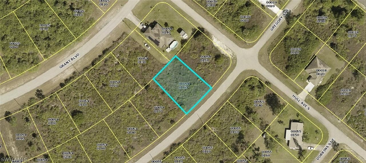 943 Gregory St., Lehigh Acres, FL 33974