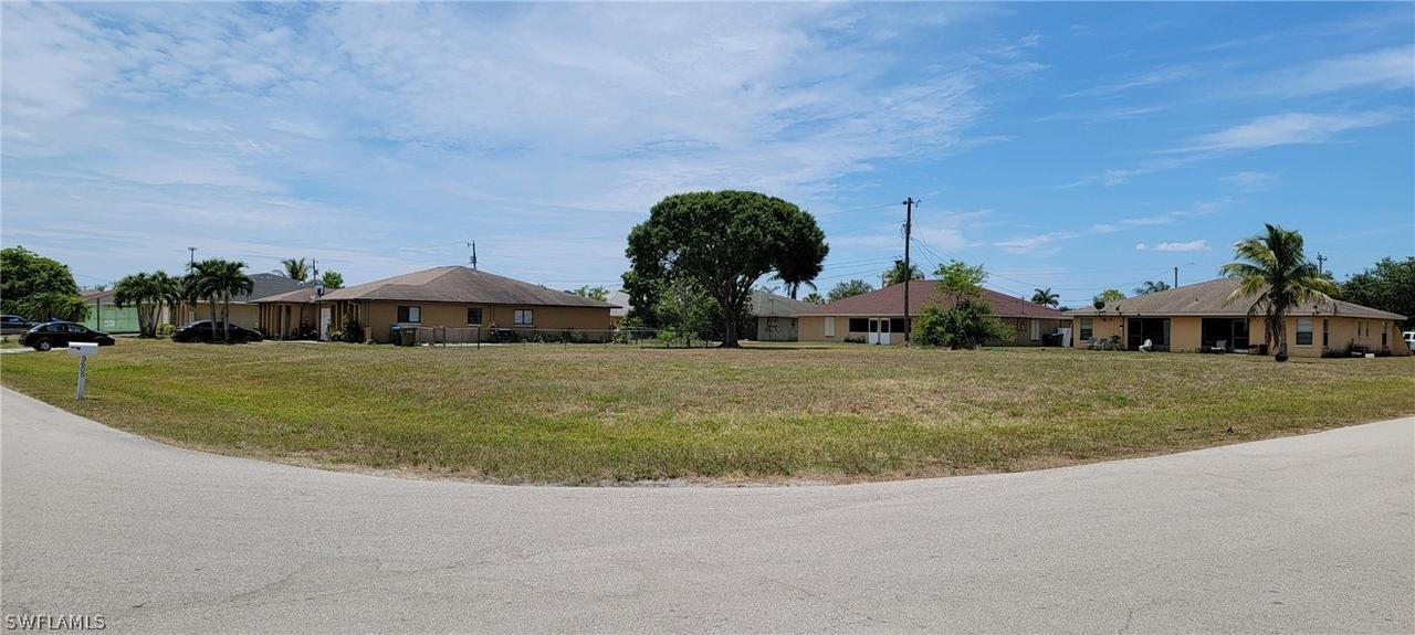 3604 SW 7th Pl., Cape Coral, FL 33914