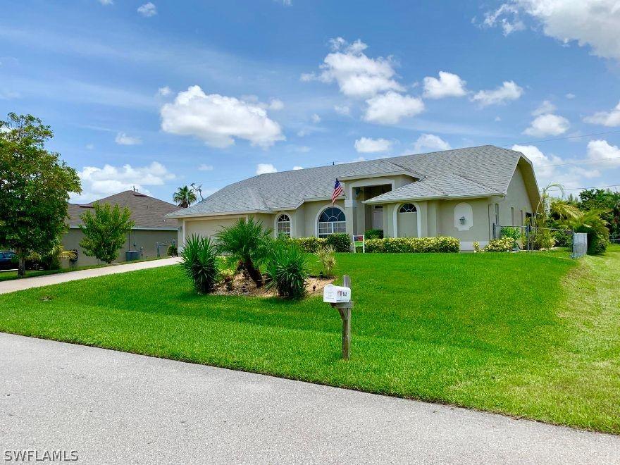 513 SW 27th Ter., Cape Coral, FL 33914