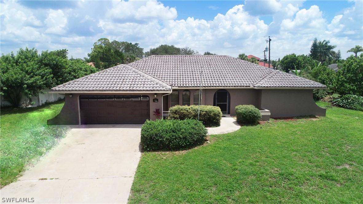 312 Inman St., Lehigh Acres, FL 33936