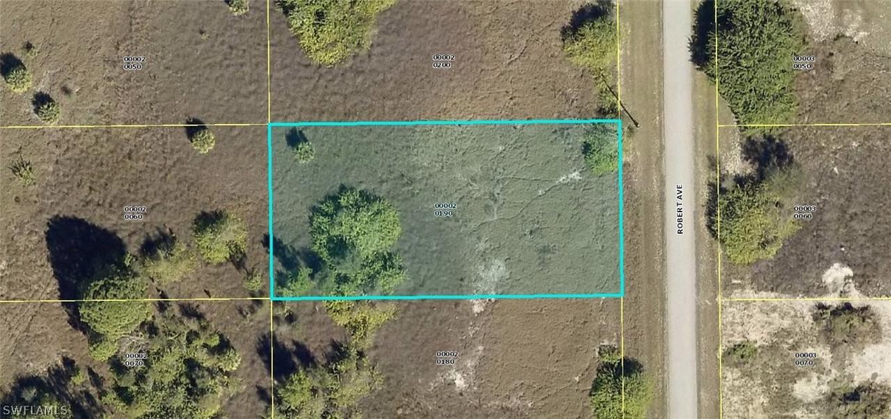 1613 Robert Ave., Lehigh Acres, FL 33972