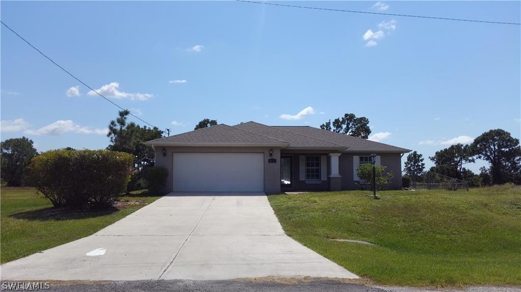 814 Foxtail St., Lehigh Acres, FL 33974