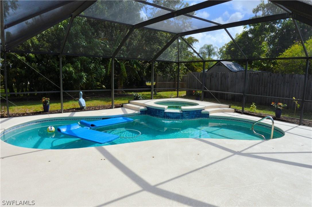 636 Astarias Cir., Fort Myers, FL 33919