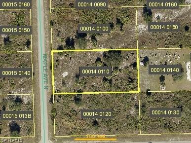 902 Maple Ave., Lehigh Acres, FL 33972