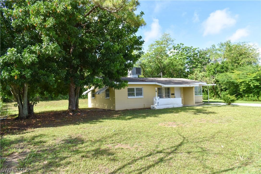 602 Arthur Ave., Lehigh Acres, FL 33936