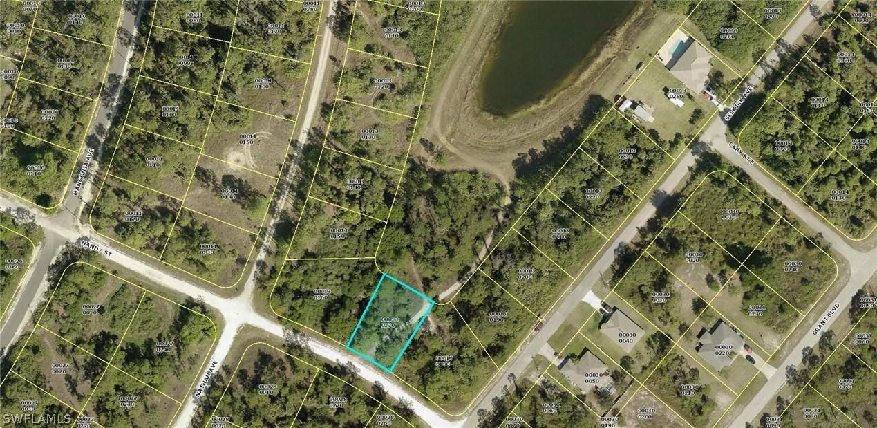1015 Handy St., Lehigh Acres, FL 33974
