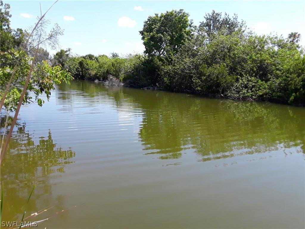 825 NW 29th Ave., Cape Coral, FL 33993