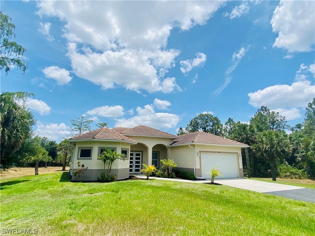 672 8th St., Naples, FL 34120