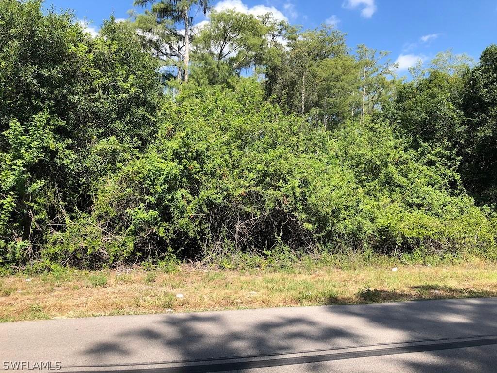 823 Acton Ave., Lehigh Acres, FL 33971