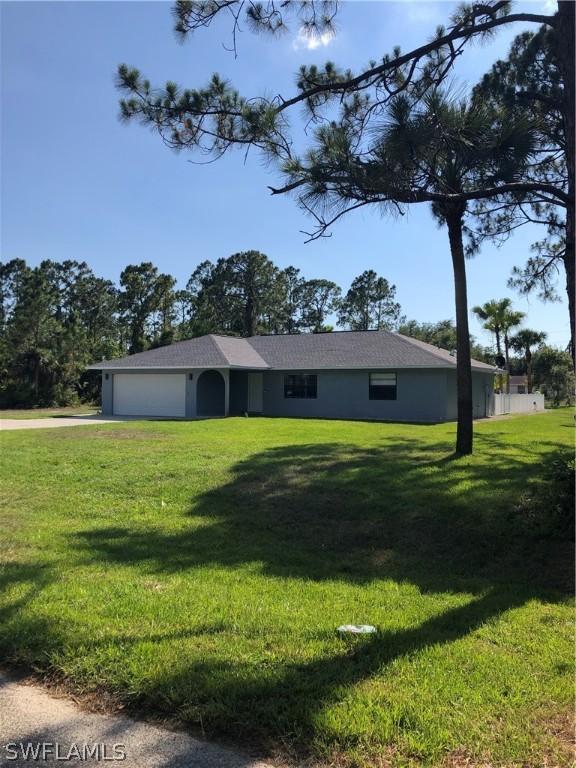 513 Lake Ave., Lehigh Acres, FL 33972