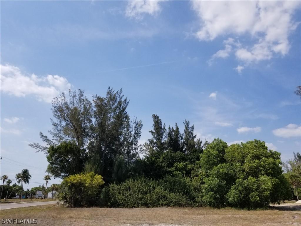 7474 Kreamers Dr., Bokeelia, FL 33922