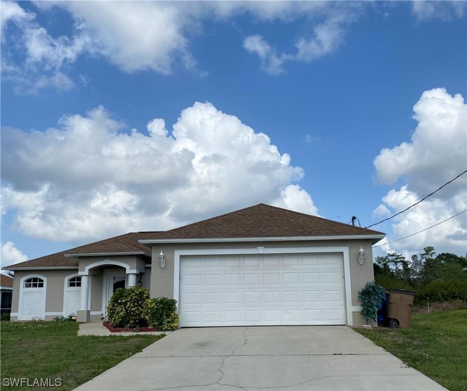1126 Adeline Ave., Lehigh Acres, FL 33971