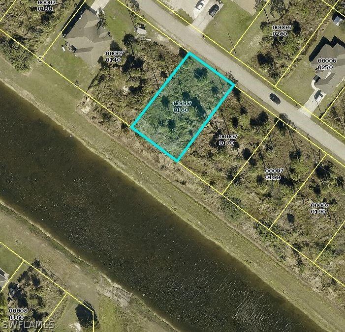 2823 Nancy Dr., Lehigh Acres, FL 33971