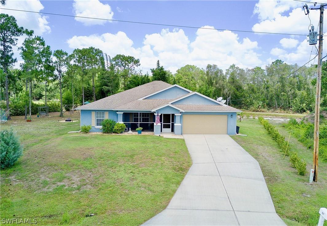 627 Foxchase Dr., Lehigh Acres, FL 33974