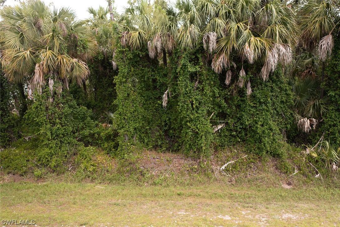 641 1st St., Naples, FL 34120