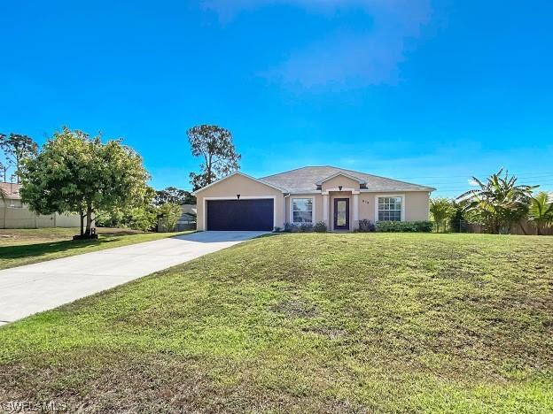 818 Albert Ave., Lehigh Acres, FL 33971