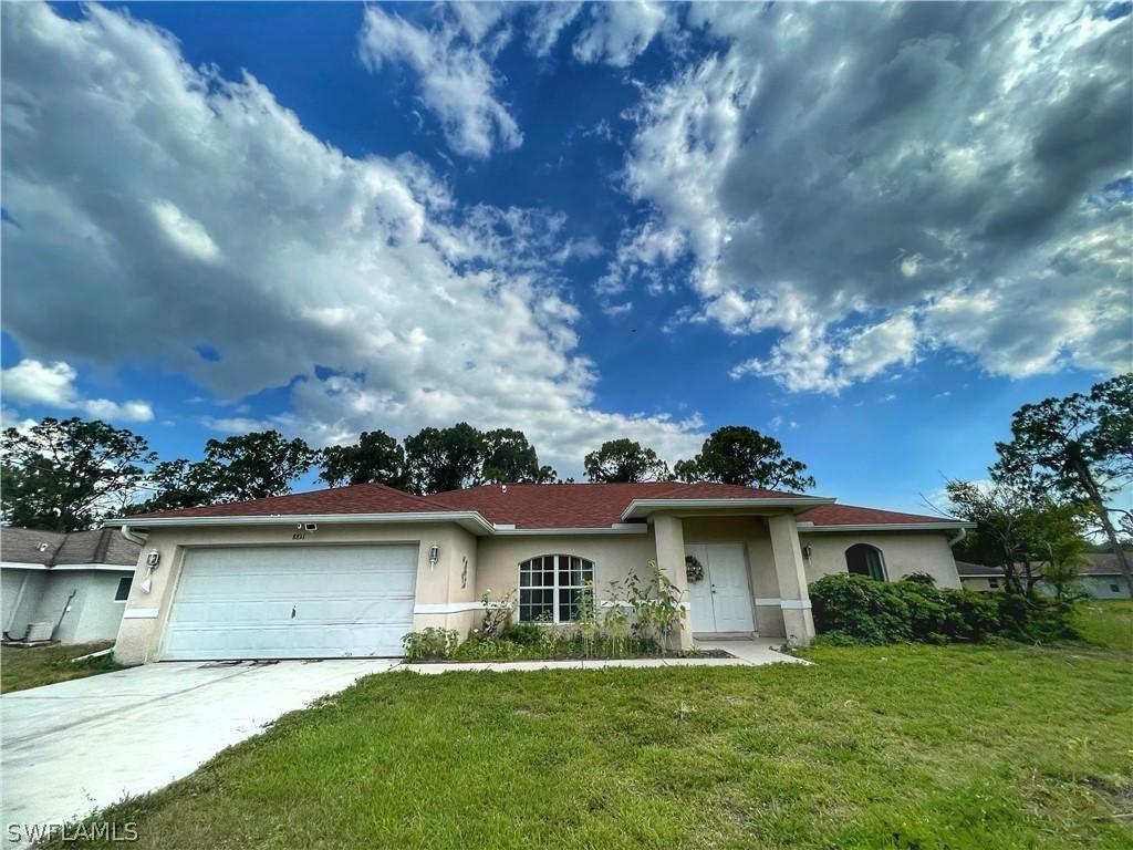 8811 Buckingham Rd., Fort Myers, FL 33905