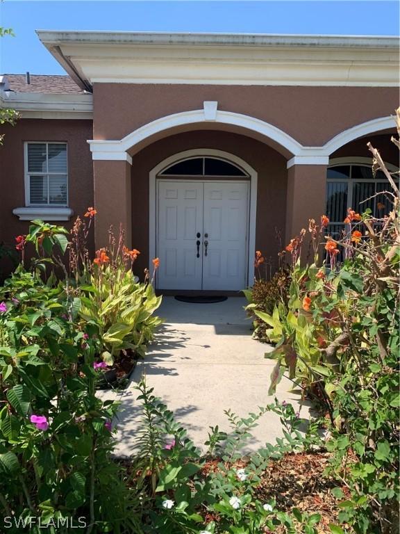 587 Genevieve Dr., Lehigh Acres, FL 33936