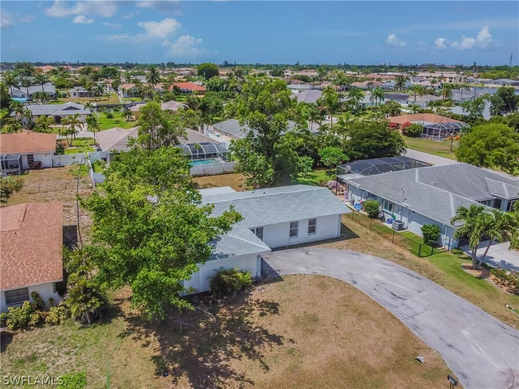 1122 SE 35th Ter., Cape Coral, FL 33904