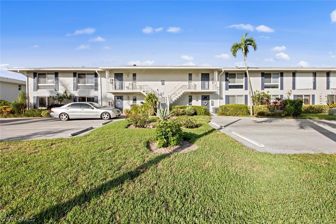 124 Penny Ln. #8, Naples, FL 34112