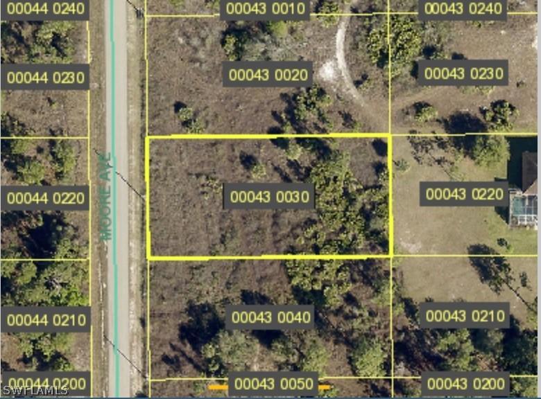 1918 Moore Ave., Lehigh Acres, FL 33972