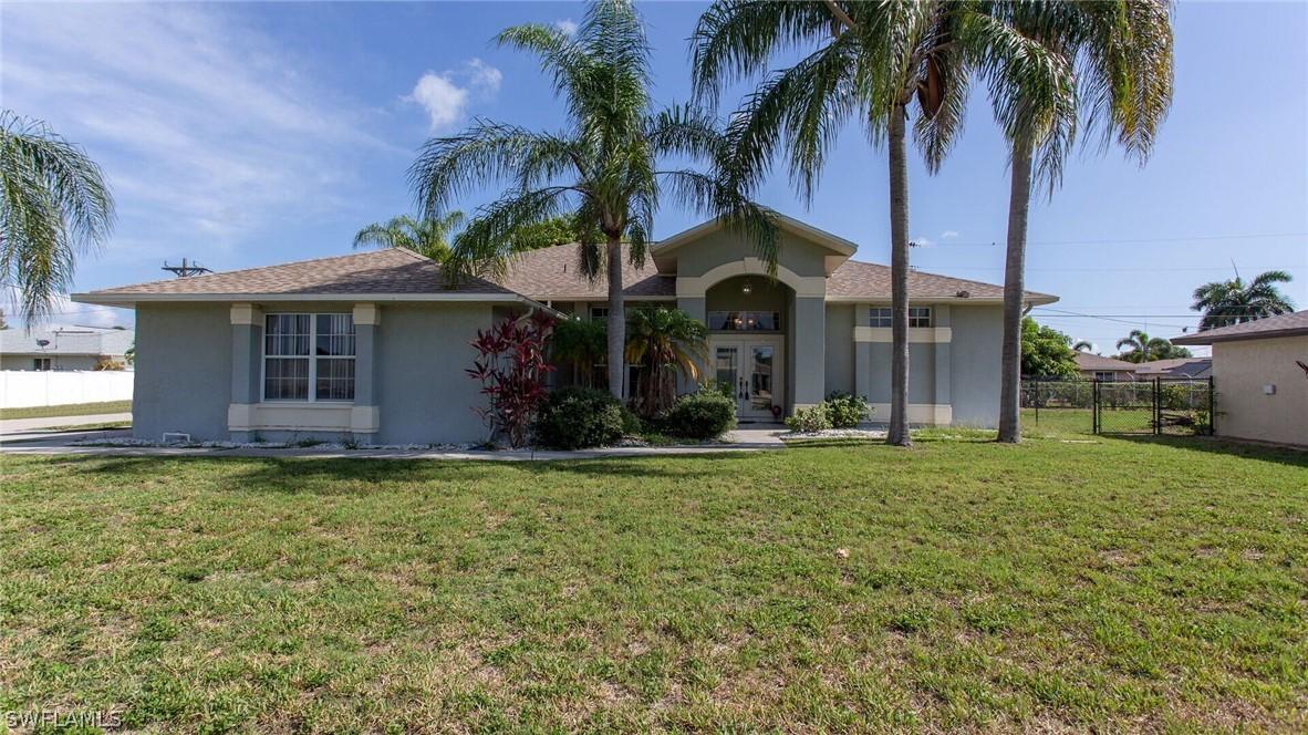 513 Wildwood Pkwy., Cape Coral, FL 33904