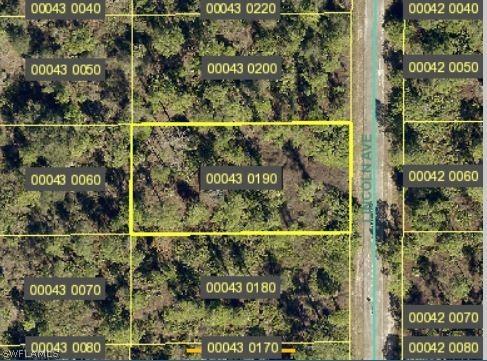 1513 Lincoln Ave., Lehigh Acres, FL 33972