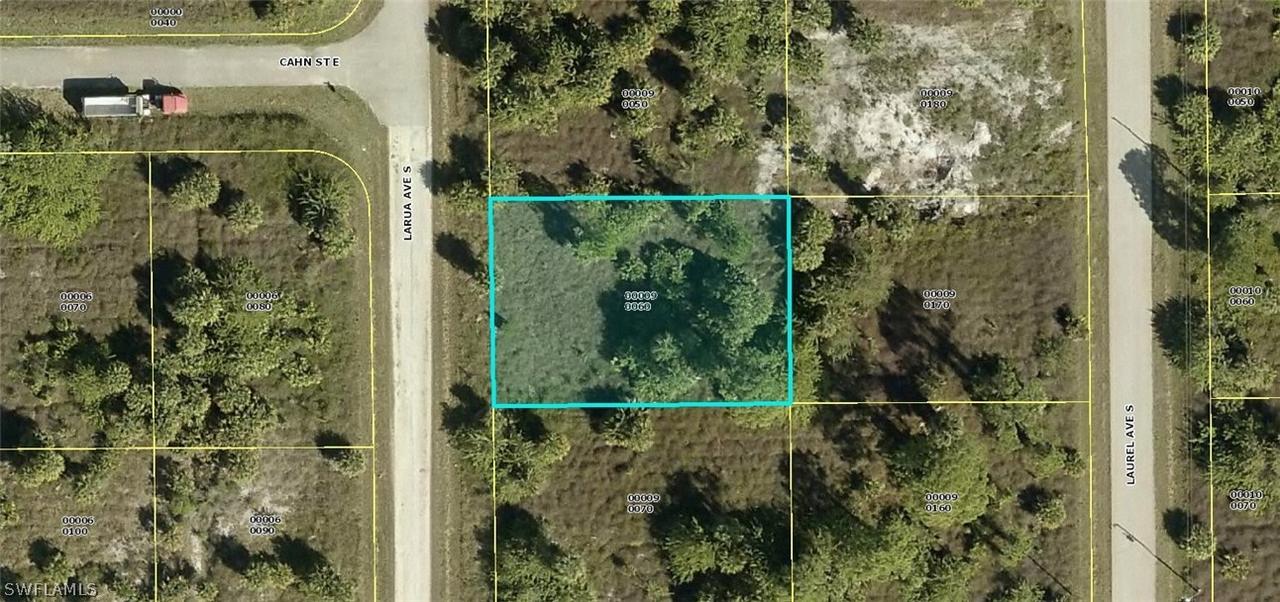 323 Larua Ave., Lehigh Acres, FL 33974