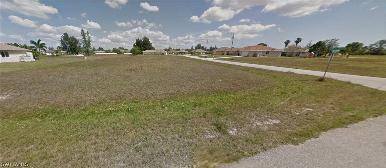 2605 SW 1st St., Cape Coral, FL 33991