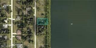 427 SW 18th Ct., Cape Coral, FL 33991